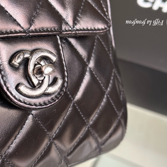Authentic Chanel bag - Picture 13 of 16